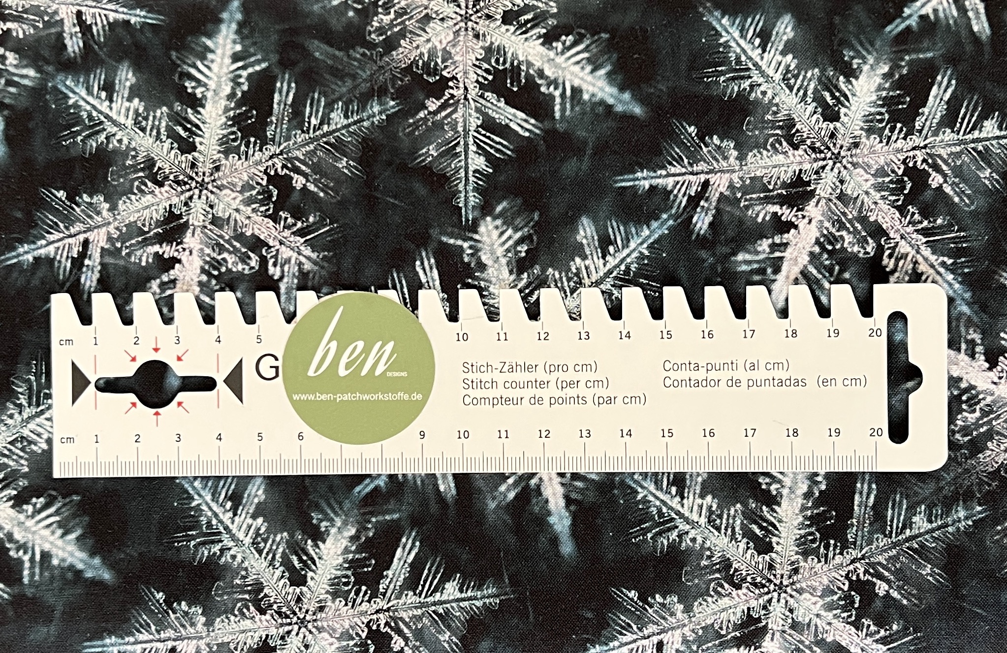 Schneekristalle blacklight  - 1 Stück = 2,60 Meter